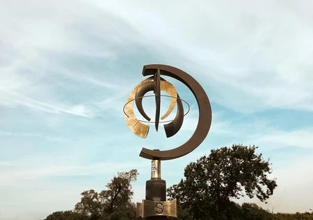 Modern Sculpture in Scenic Park