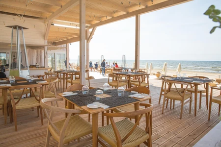 Seaside Dining