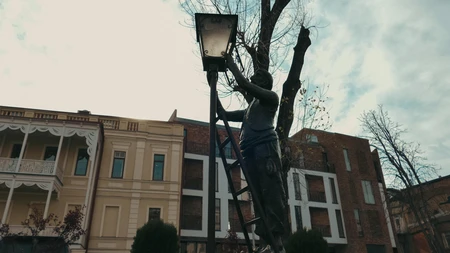 Street Lamp Maintenance