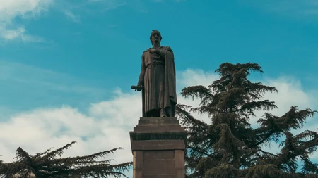 Historic Statue in Scenic Park