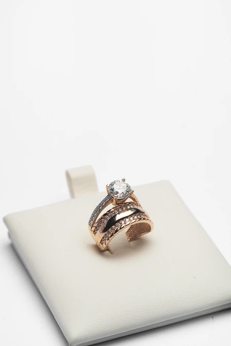Elegant Gold Ring Display