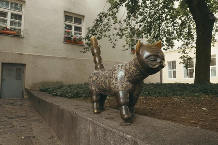 Cat Statue in a Courtyard