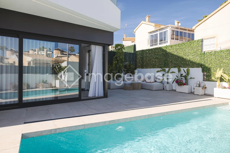 Modern Poolside Retreat