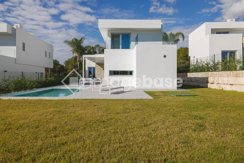 Modern Villa with Pool