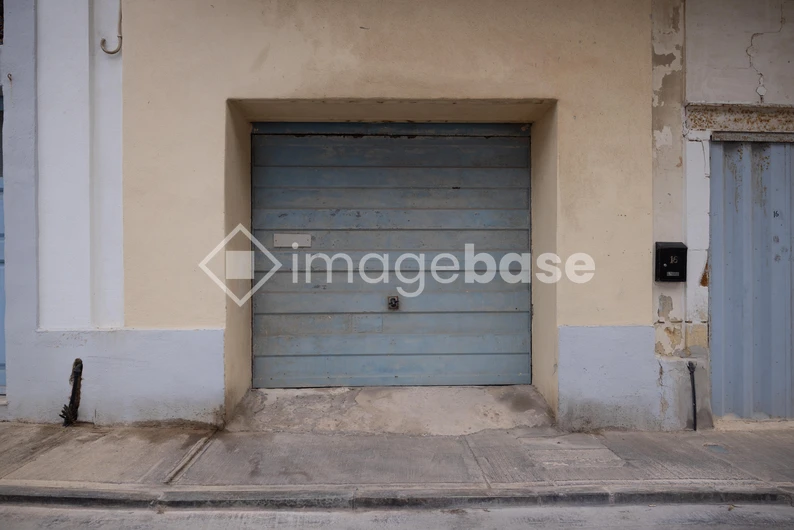 Urban Garage Front