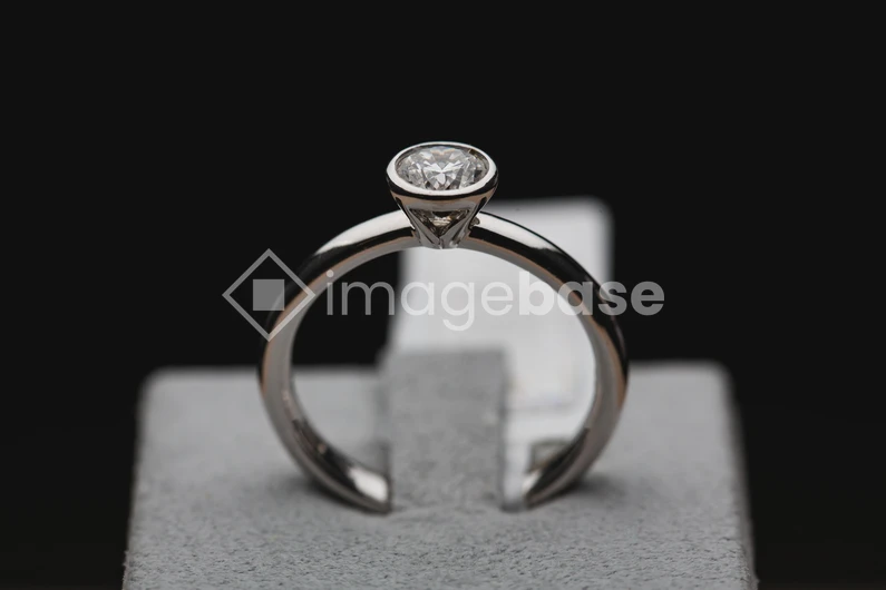 Elegant Diamond Ring