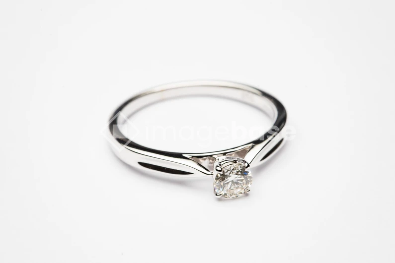 Elegant Diamond Ring