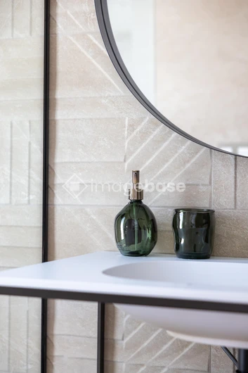 Elegant Bathroom Decor