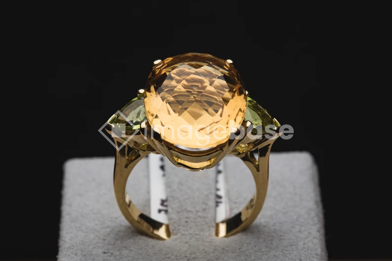 Elegant Gemstone Ring