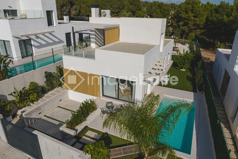 Modern Villa with Pool