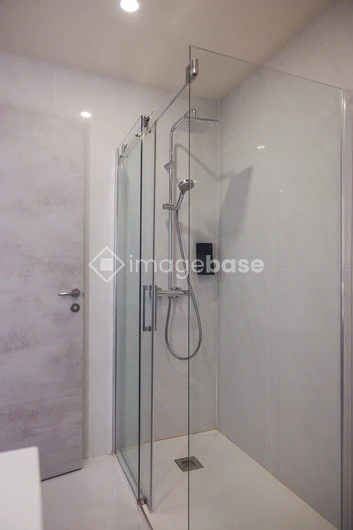 Modern Shower Design