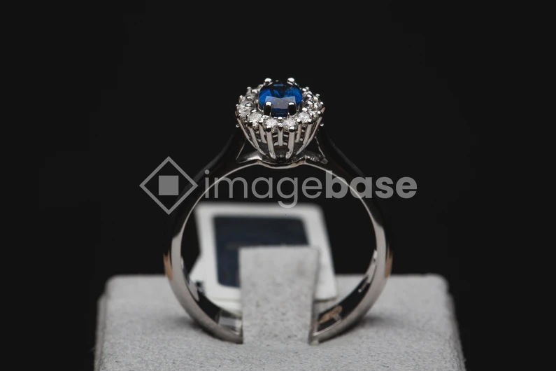 Elegant Sapphire Ring