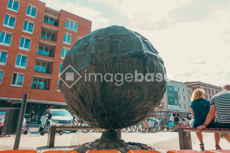 Urban Sculpture with Bystanders