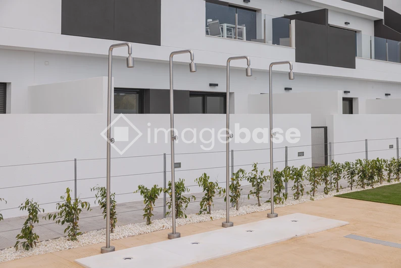 Modern Outdoor Showers
