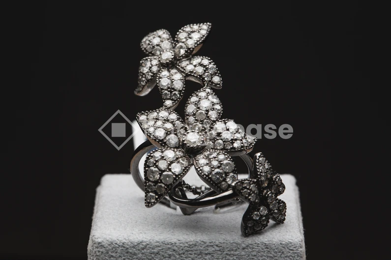 Elegant Diamond Flower Ring