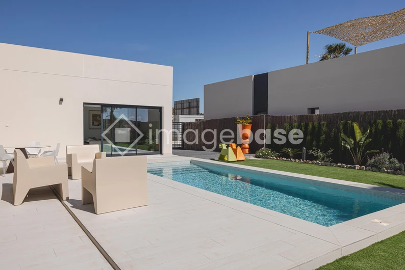 Modern Poolside Patio