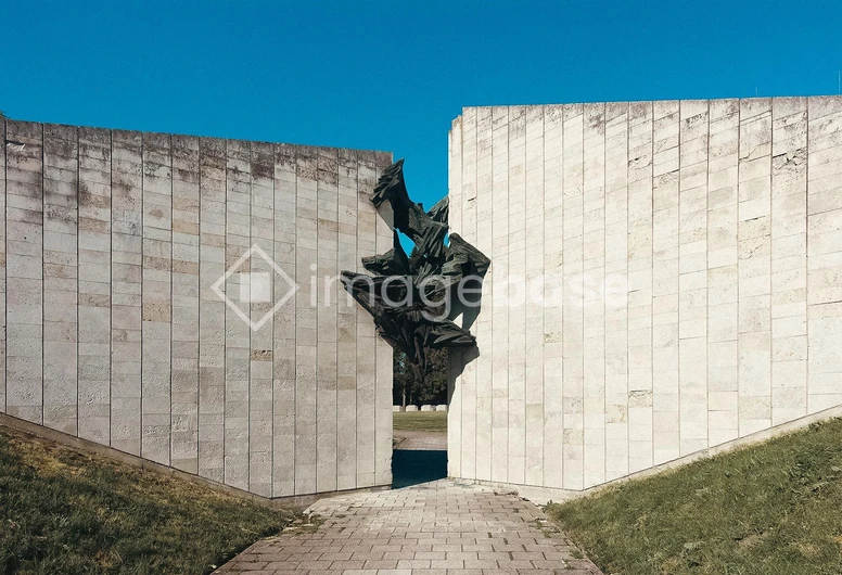 Modern Monumental Sculpture