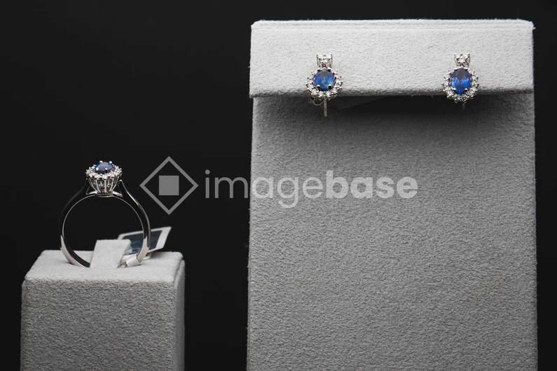 Sapphire Jewelry Display