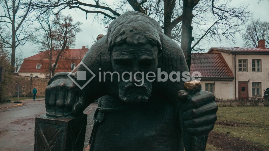 Historic Atlas Statue in Quaint Setting
