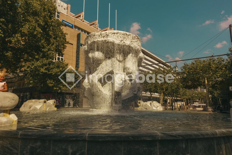 City Fountain in Urban Plaza