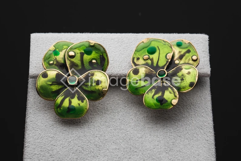 Elegant Floral Earrings