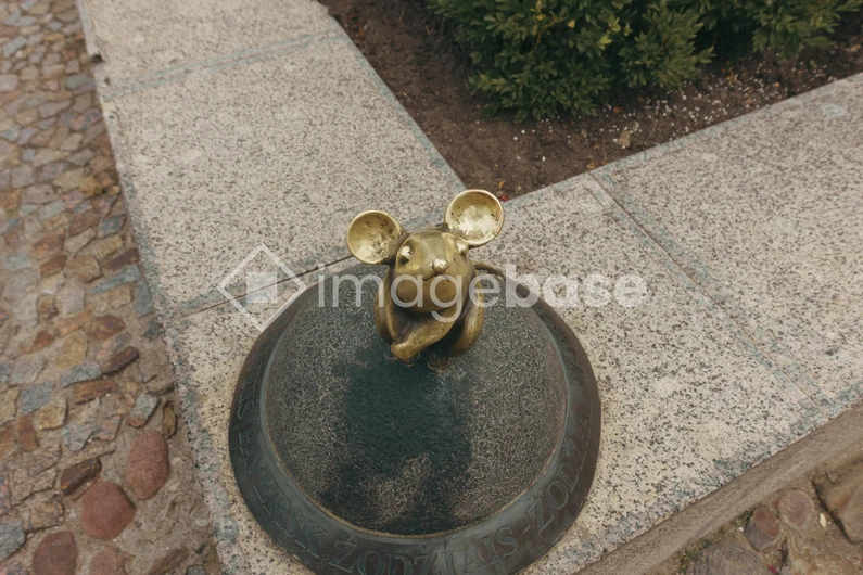 Bronze Mouse Sculpture