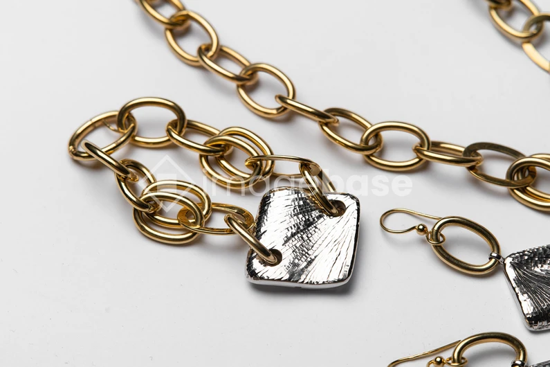 Elegant Jewelry Chains