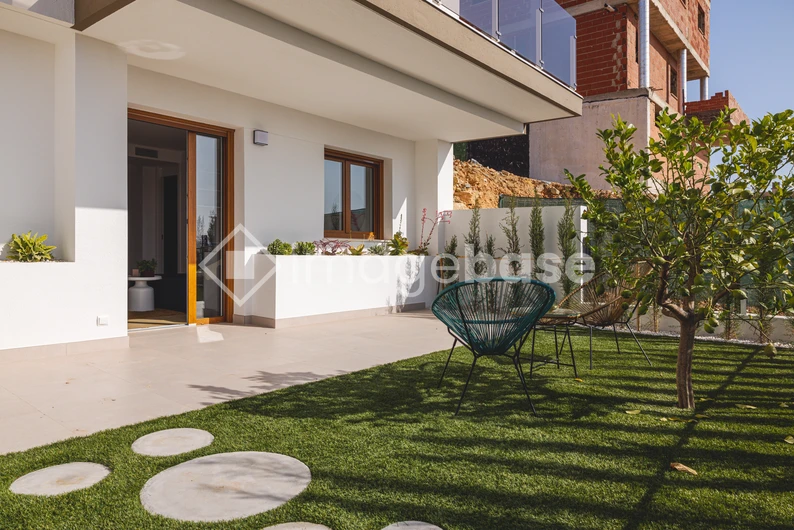 Modern Backyard Patio