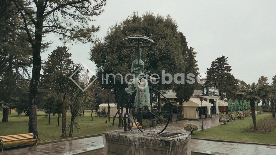 Statue in Scenic Park