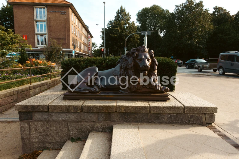 Lion Statue in Urban Setting