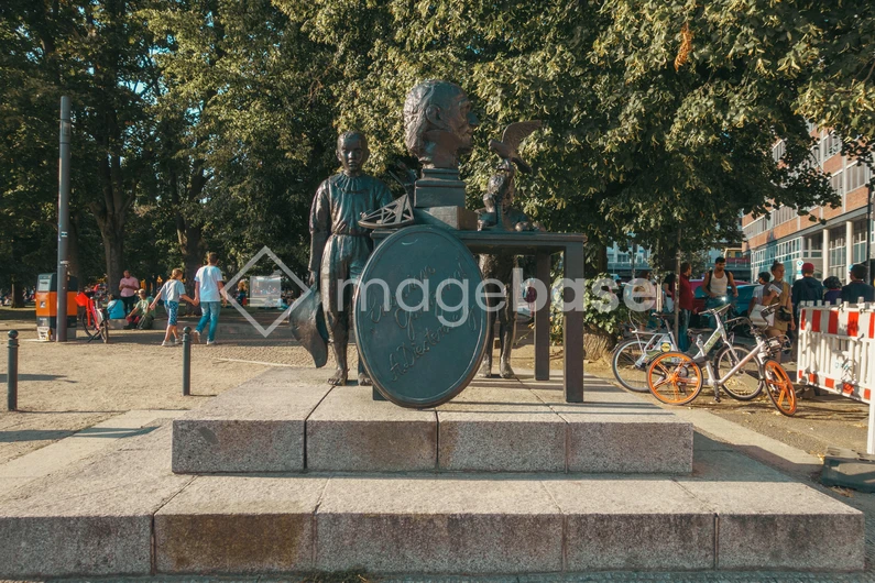 Urban Sculpture Scene