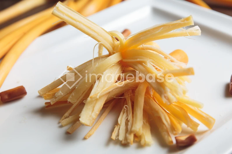 Bundle of Cheese Strands