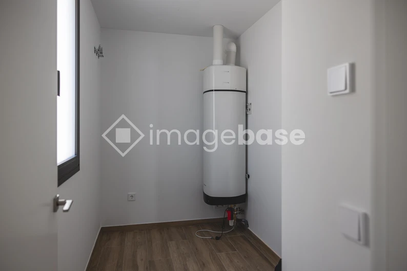 Minimalist Boiler Room