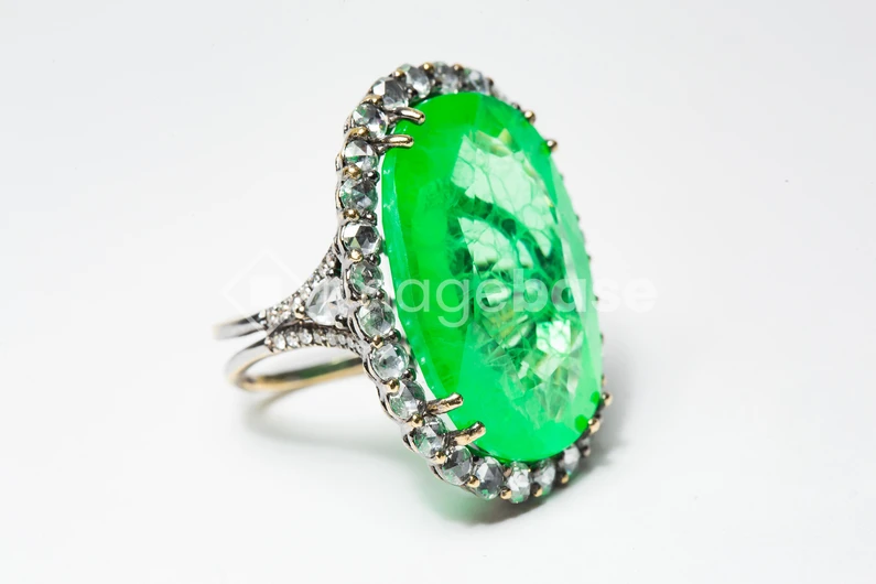 Elegant Green Gemstone Ring