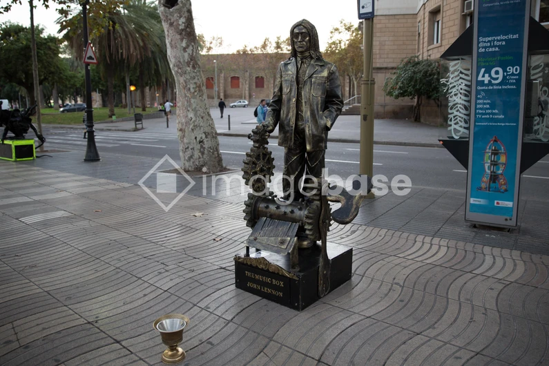 Street Performer Statue