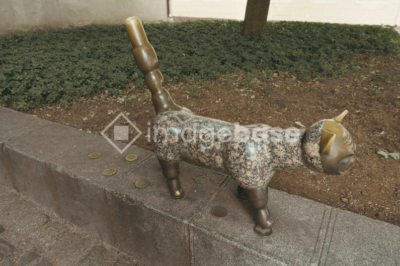 Statue of a Cat