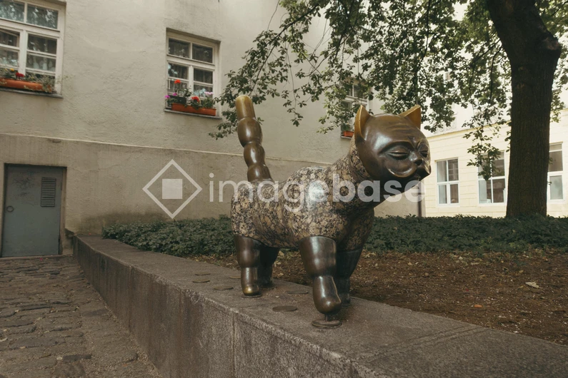 Cat Statue in a Courtyard