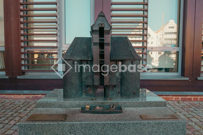 Bronze Architectural Sculpture
