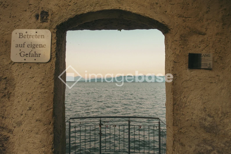 Gateway to the Lake