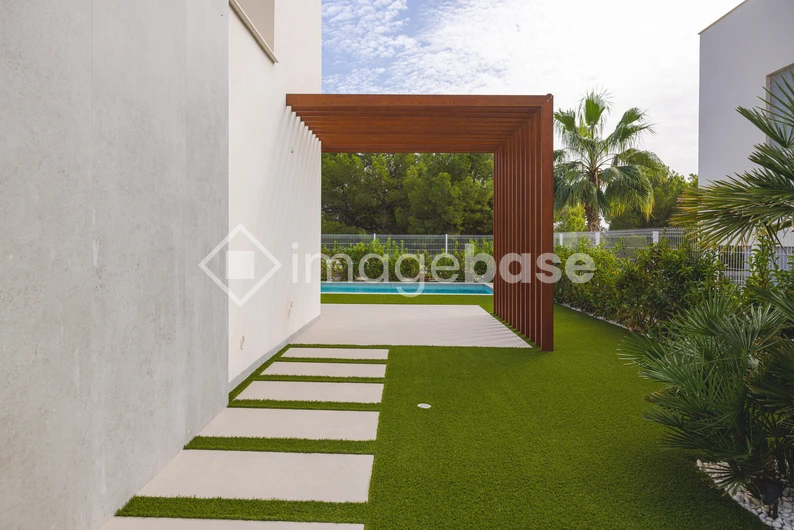 Modern Minimalist Backyard