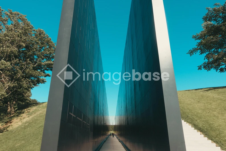 Modern Architectural Pathway