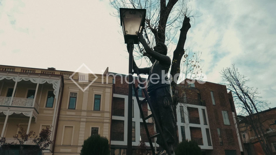 Street Lamp Maintenance