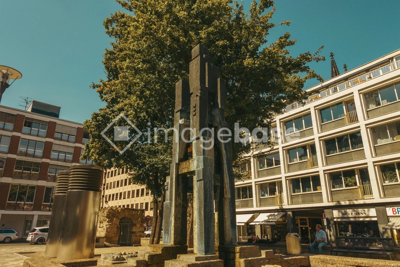 Urban Sculpture and Architecture
