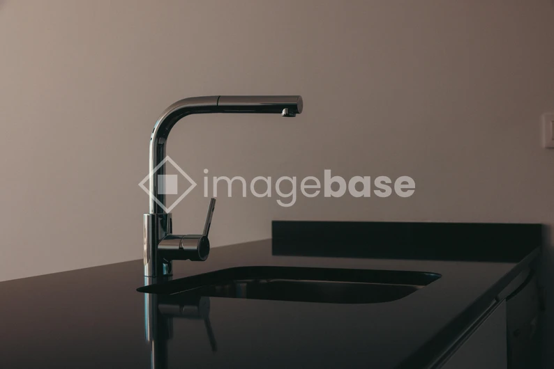 Minimalist Kitchen Faucet