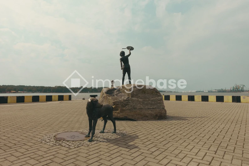 Statue on Promenade