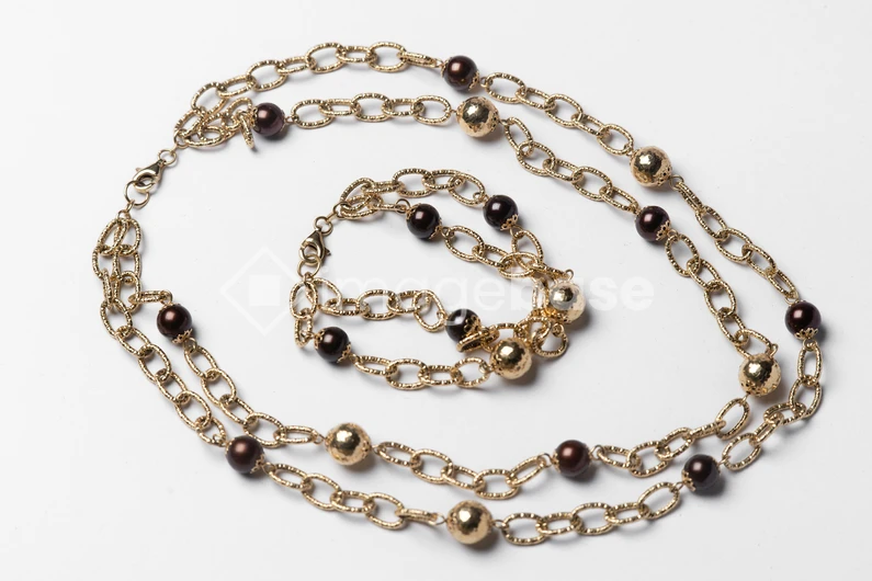 Elegant Gold Chain Jewelry