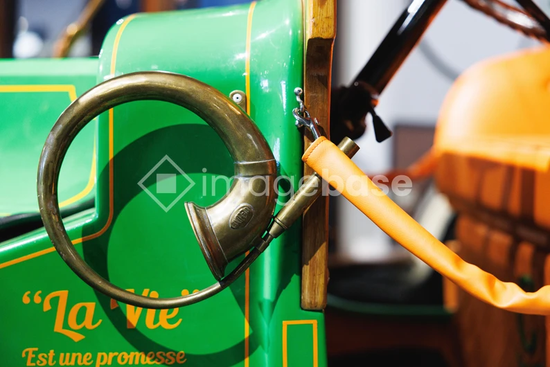 Retro Vehicle Horn