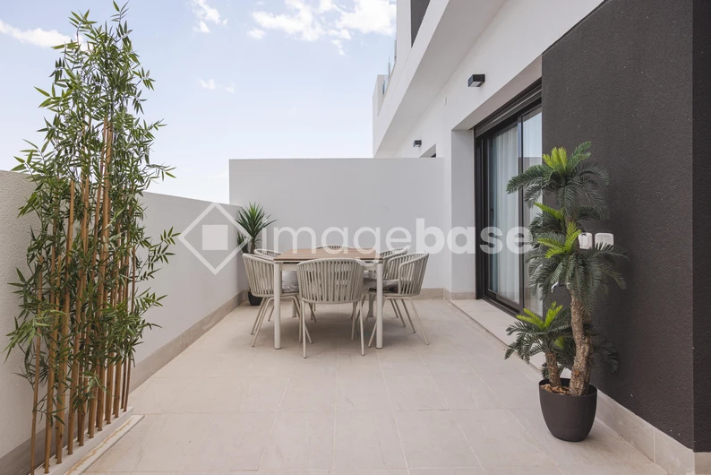 Modern Outdoor Patio