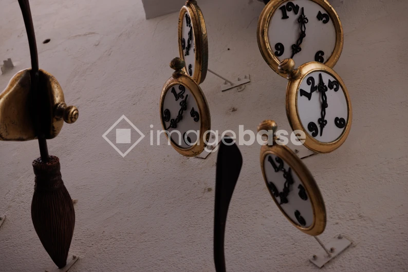 Artistic Wall Clocks