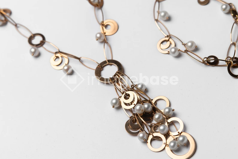 Elegant Necklace with Pearls